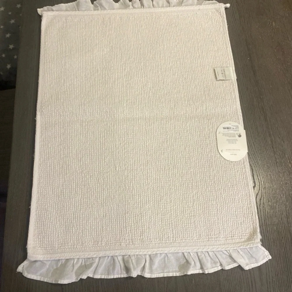 Tufted Ruffle Rug